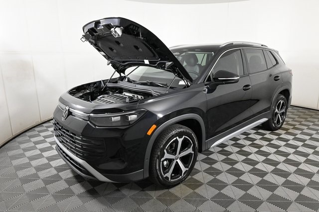 new 2025 Volkswagen Tiguan car, priced at $36,641