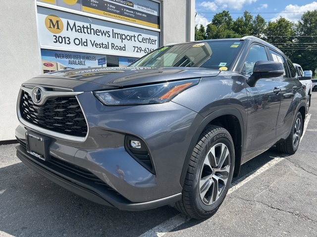 used 2023 Toyota Highlander car, priced at $41,990