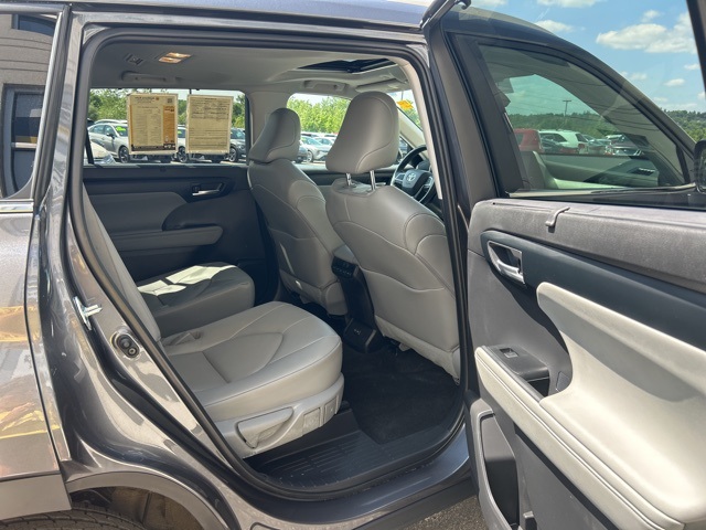 used 2023 Toyota Highlander car, priced at $41,990