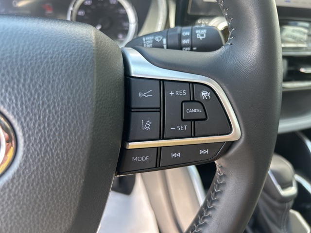 used 2023 Toyota Highlander car, priced at $41,990