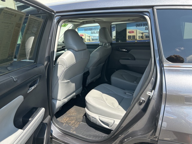 used 2023 Toyota Highlander car, priced at $41,990