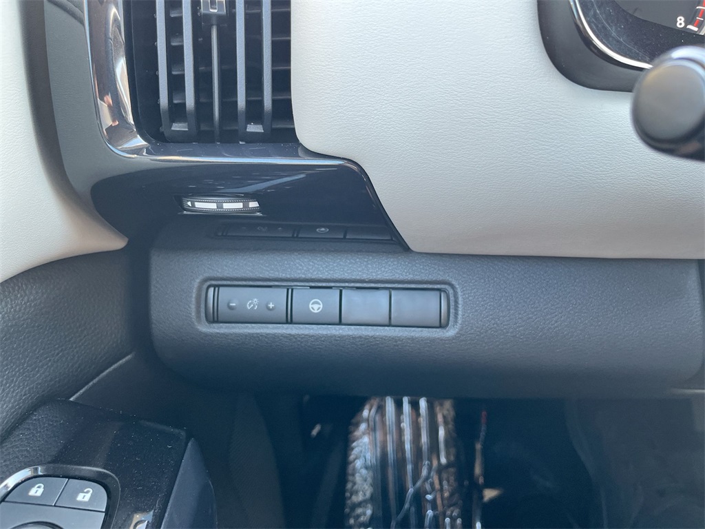 used 2022 Nissan Pathfinder car, priced at $23,900