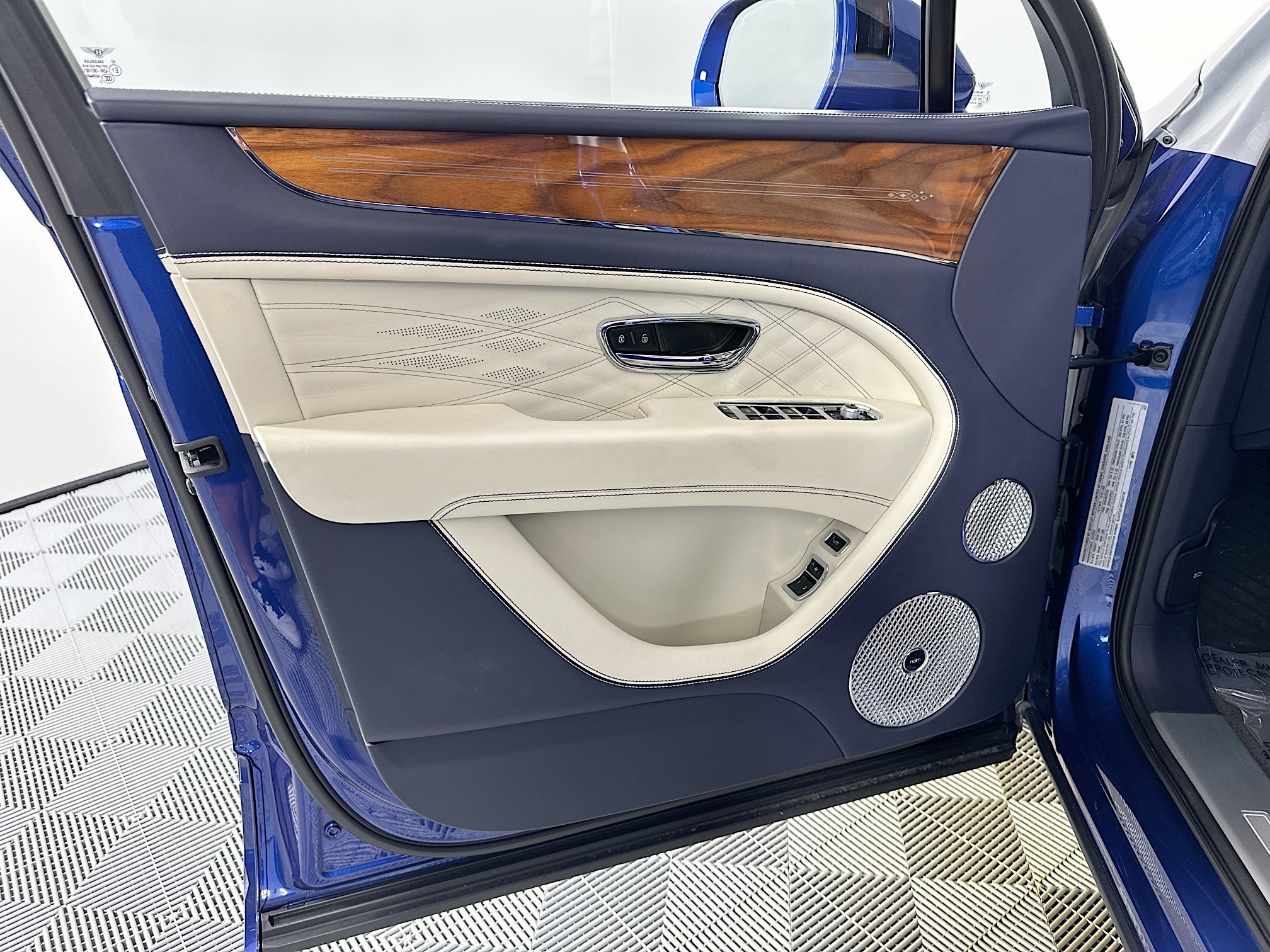 used 2023 Bentley Bentayga EWB car, priced at $179,998