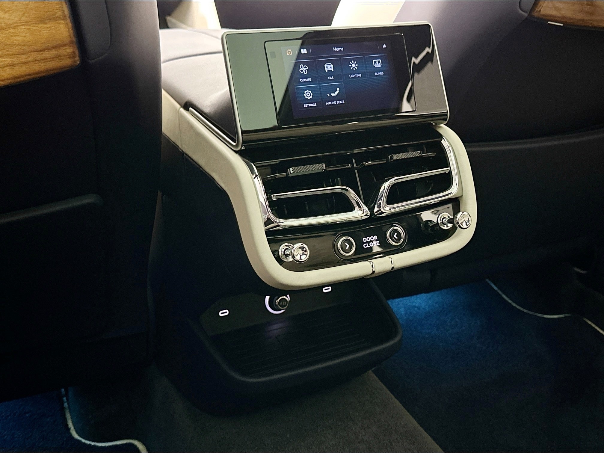 used 2023 Bentley Bentayga EWB car, priced at $179,998