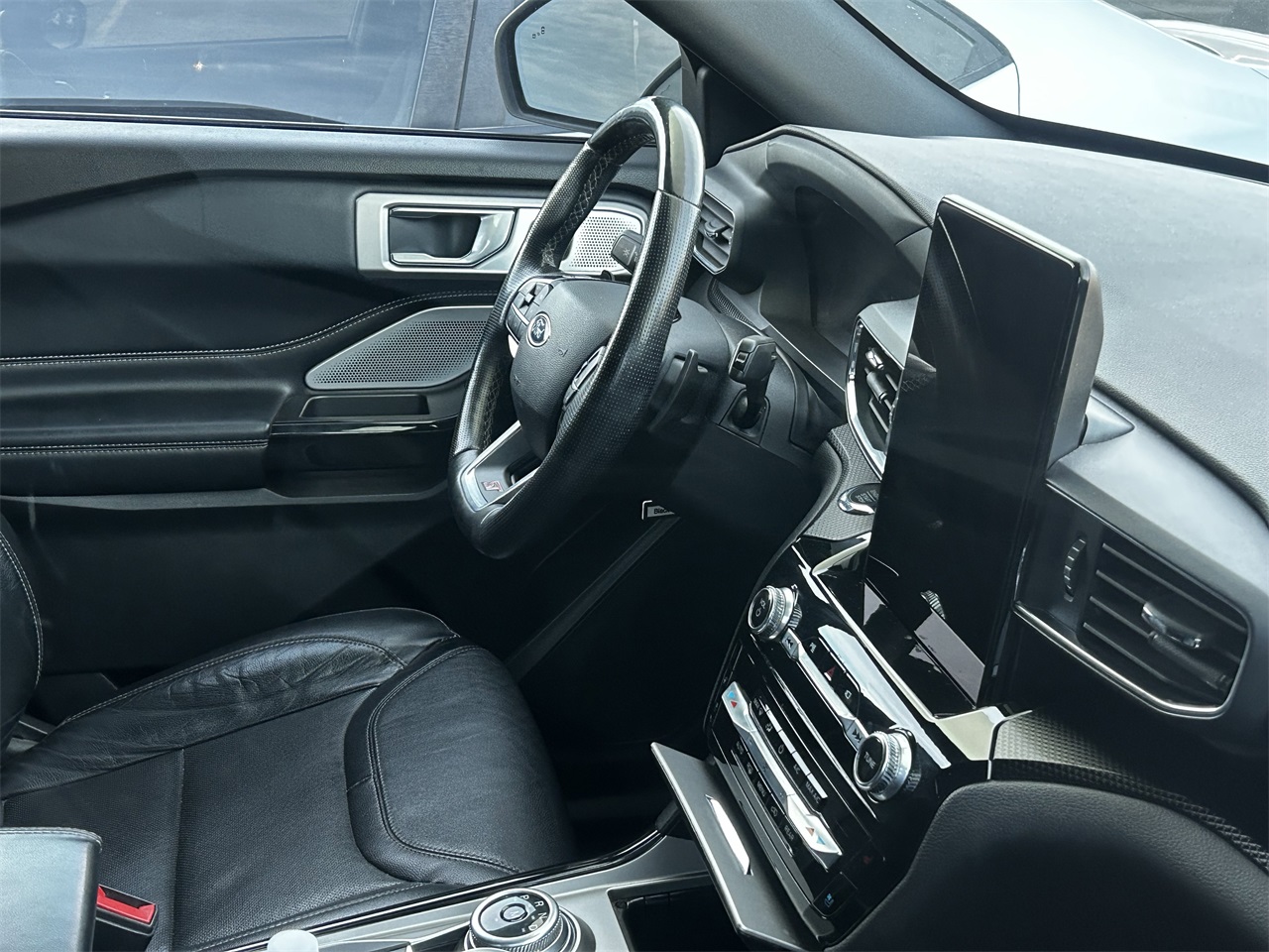 used 2021 Ford Explorer car, priced at $31,111