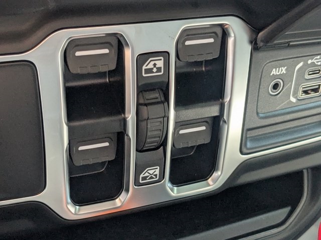 new 2025 Jeep Gladiator car, priced at $32,690