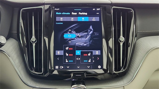 new 2025 Volvo XC60 car, priced at $60,660