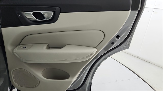 new 2025 Volvo XC60 car, priced at $60,660