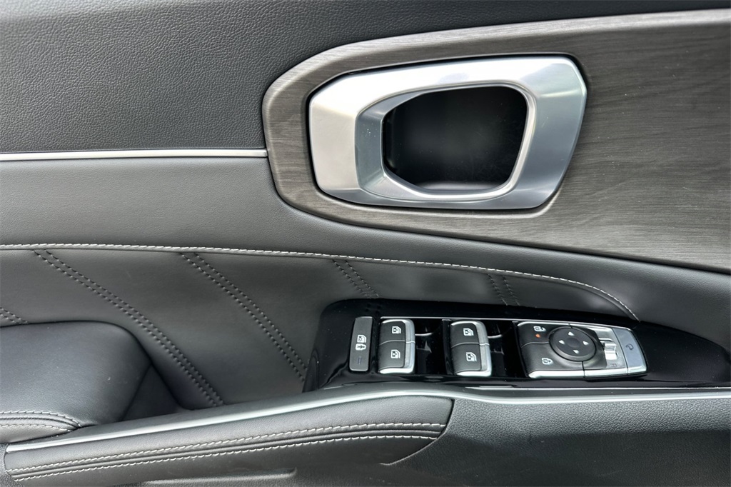 used 2024 Kia Sorento car, priced at $38,939