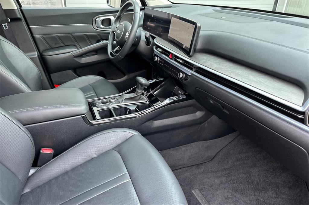 used 2024 Kia Sorento car, priced at $38,939