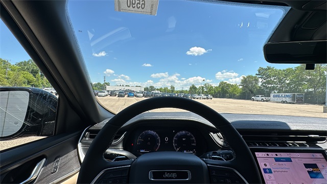 new 2025 Jeep Grand Cherokee car, priced at $45,912