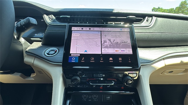 new 2025 Jeep Grand Cherokee car, priced at $45,912