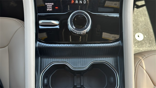 new 2025 Jeep Grand Cherokee car, priced at $45,912