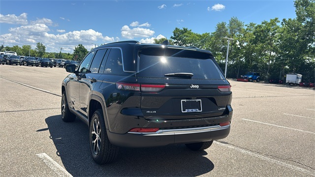 new 2025 Jeep Grand Cherokee car, priced at $45,912