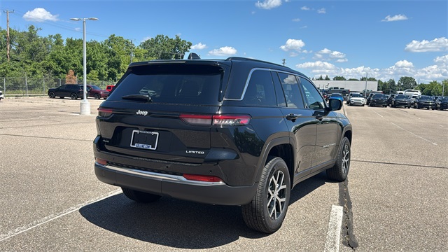 new 2025 Jeep Grand Cherokee car, priced at $45,912