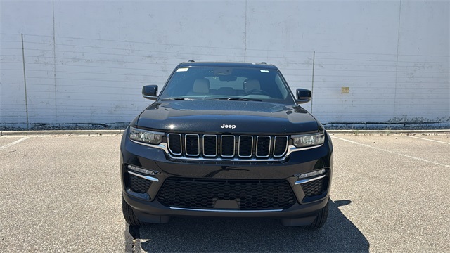 new 2025 Jeep Grand Cherokee car, priced at $45,912