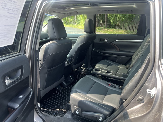 used 2019 Toyota Highlander Hybrid car, priced at $29,500