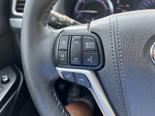 used 2019 Toyota Highlander Hybrid car, priced at $29,500
