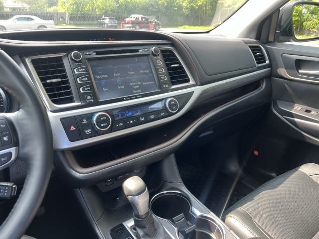 used 2019 Toyota Highlander Hybrid car, priced at $29,500