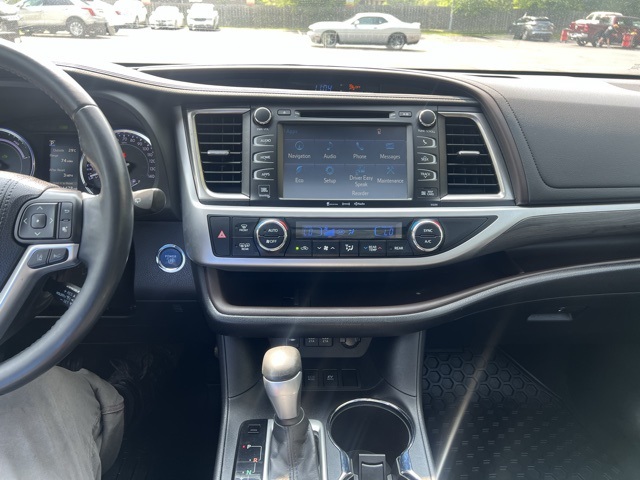 used 2019 Toyota Highlander Hybrid car, priced at $29,500