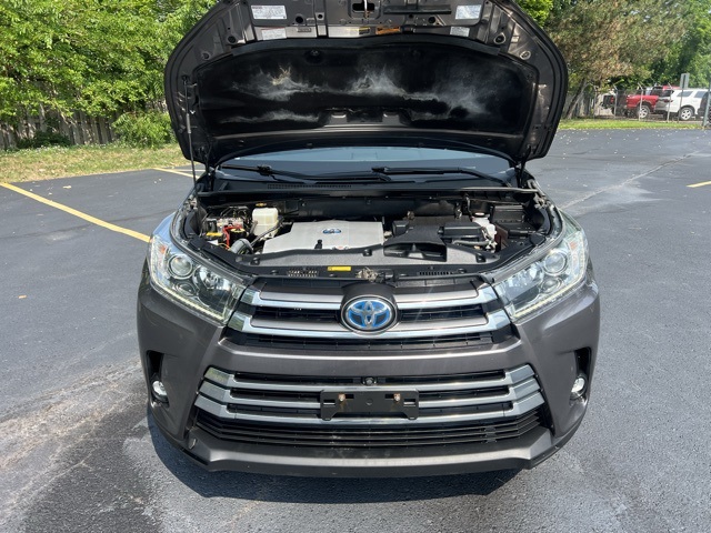 used 2019 Toyota Highlander Hybrid car, priced at $29,500