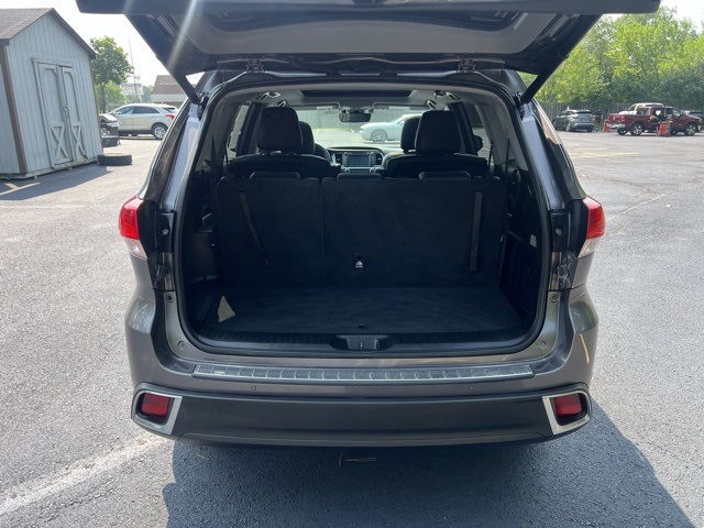 used 2019 Toyota Highlander Hybrid car, priced at $29,500