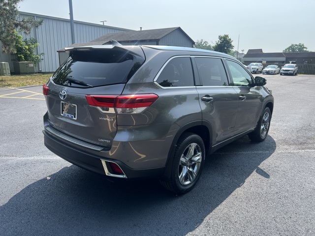 used 2019 Toyota Highlander Hybrid car, priced at $29,500
