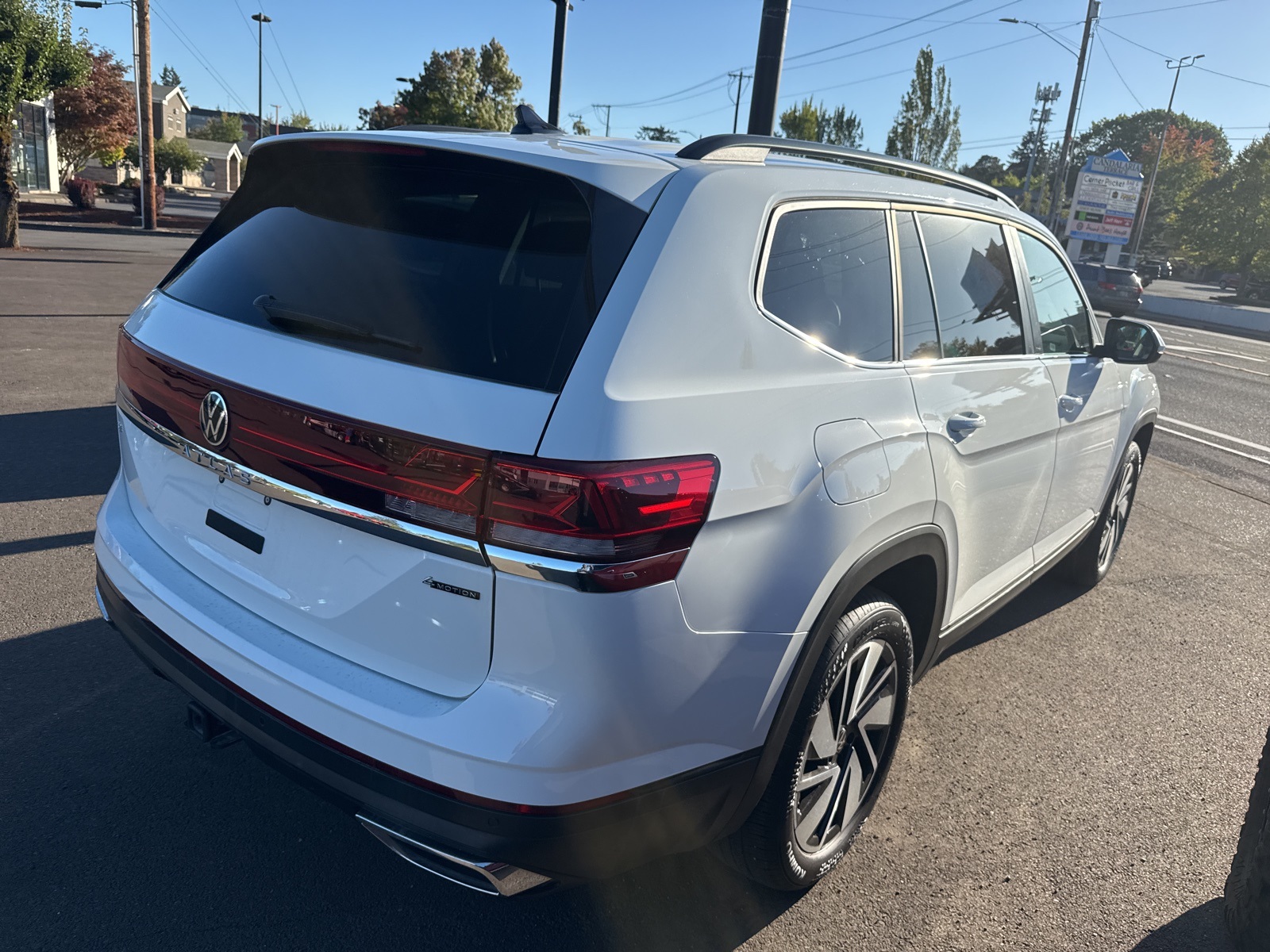 used 2025 Volkswagen Atlas car, priced at $37,498