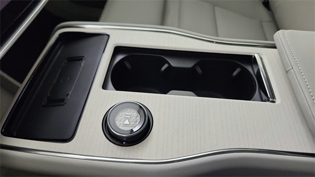 new 2025 Volvo EX90 car, priced at $95,585
