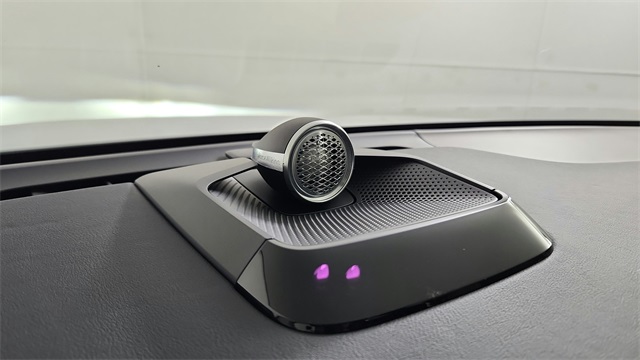 new 2025 Volvo EX90 car, priced at $95,585