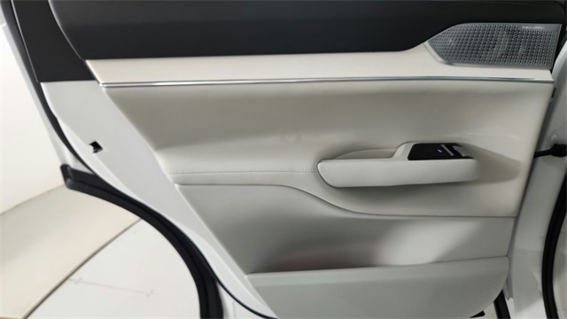 new 2025 Volvo EX90 car, priced at $95,585