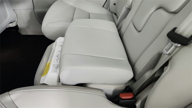 new 2025 Volvo EX90 car, priced at $95,585
