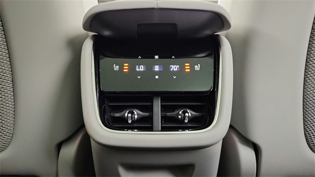 new 2025 Volvo EX90 car, priced at $95,585