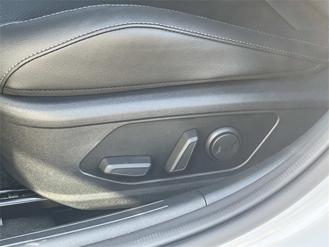 new 2025 Hyundai Elantra Hybrid car, priced at $28,410