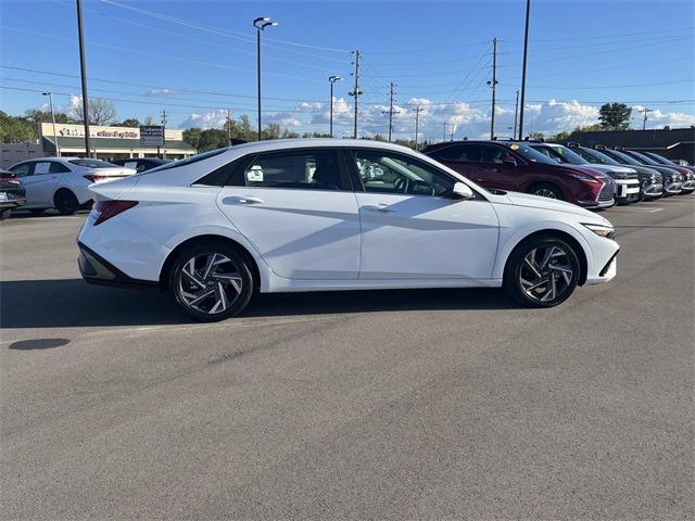new 2025 Hyundai Elantra Hybrid car, priced at $28,410