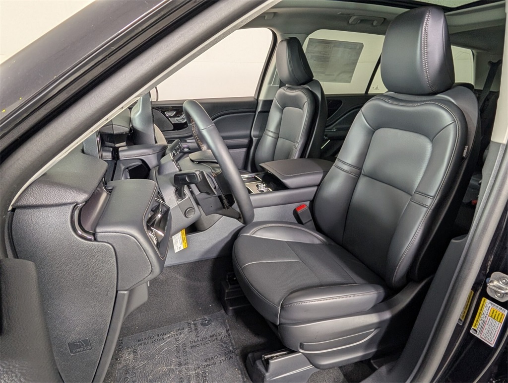 new 2025 Lincoln Aviator car, priced at $61,526