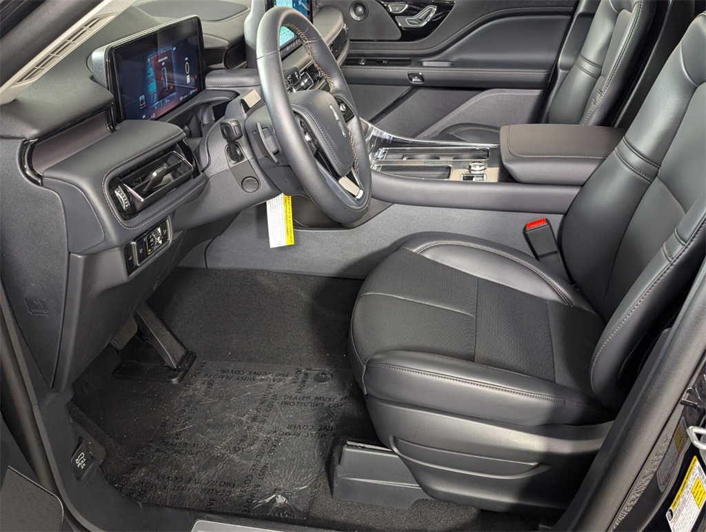 new 2025 Lincoln Aviator car, priced at $61,526