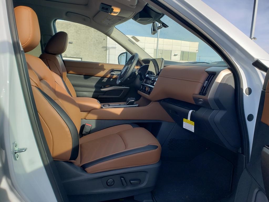 new 2025 Nissan Pathfinder car, priced at $45,995