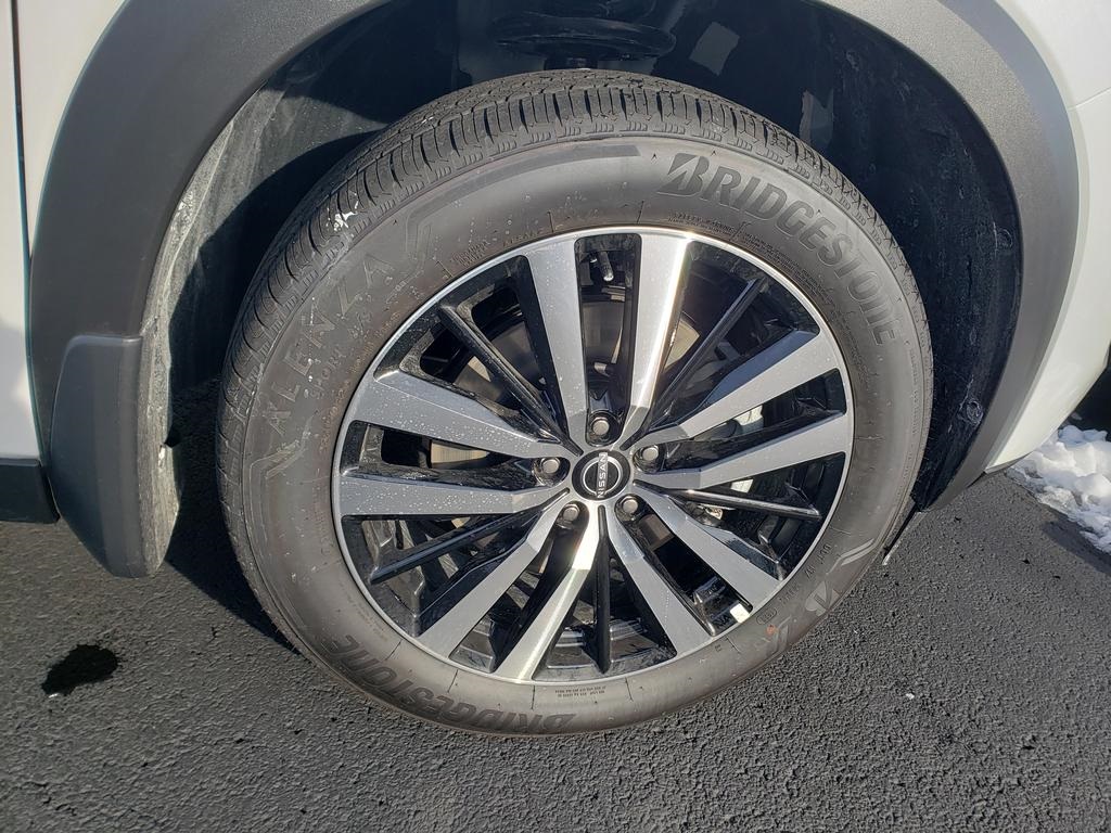 new 2025 Nissan Pathfinder car, priced at $45,995