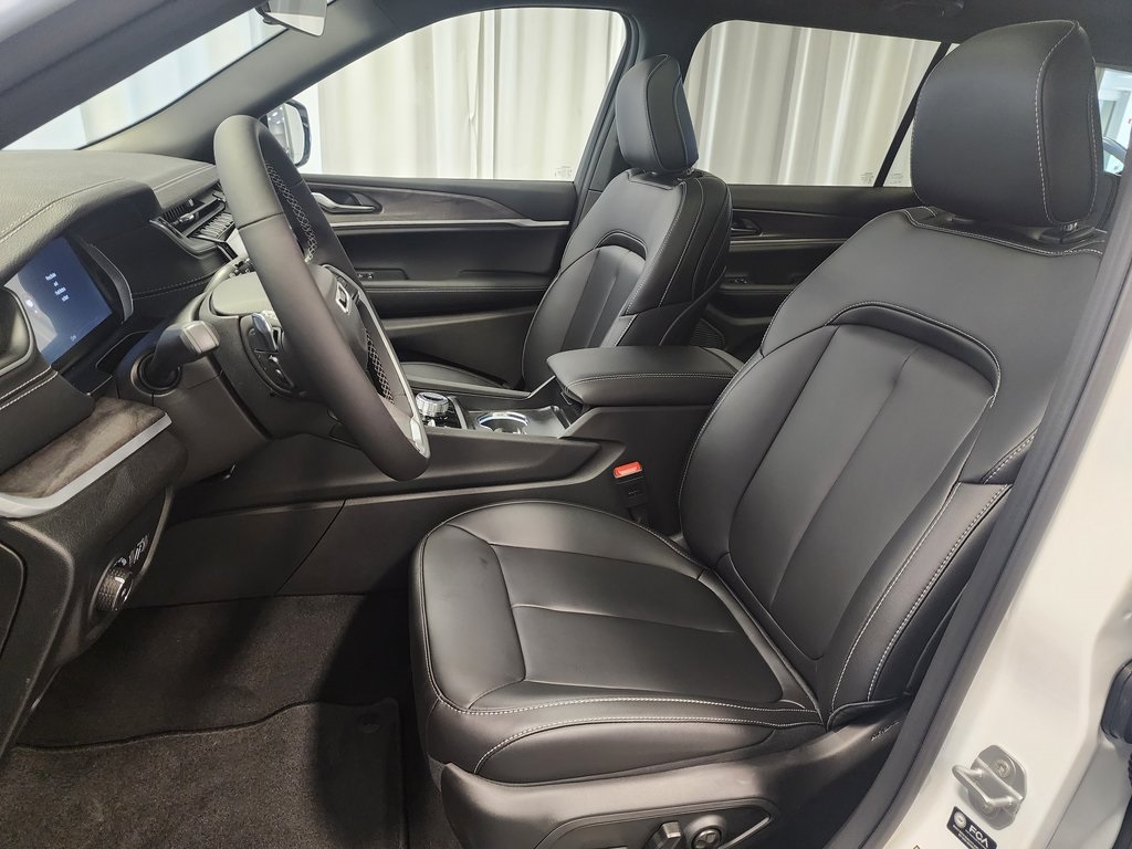 new 2025 Jeep Grand Cherokee L car, priced at $51,162