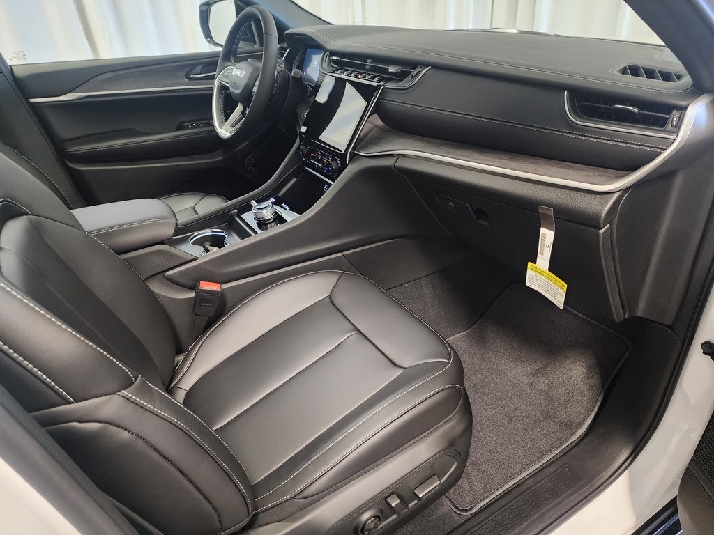 new 2025 Jeep Grand Cherokee L car, priced at $51,162