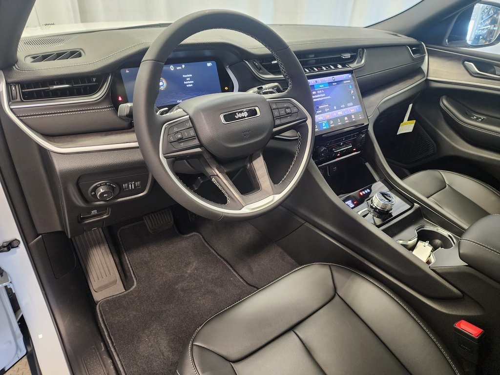 new 2025 Jeep Grand Cherokee L car, priced at $51,162