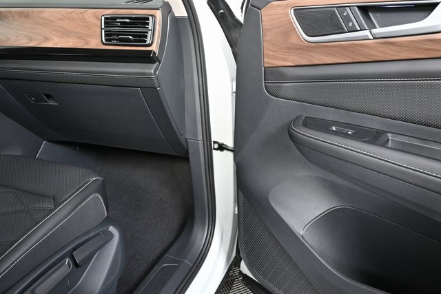 new 2025 Volkswagen Atlas car, priced at $39,922