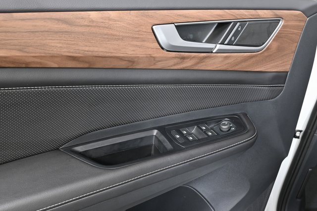 new 2025 Volkswagen Atlas car, priced at $39,922