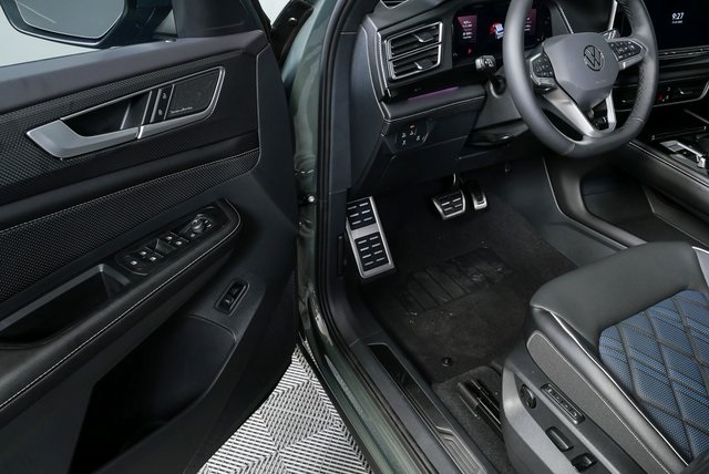 new 2026 Volkswagen Atlas Cross Sport car, priced at $57,392