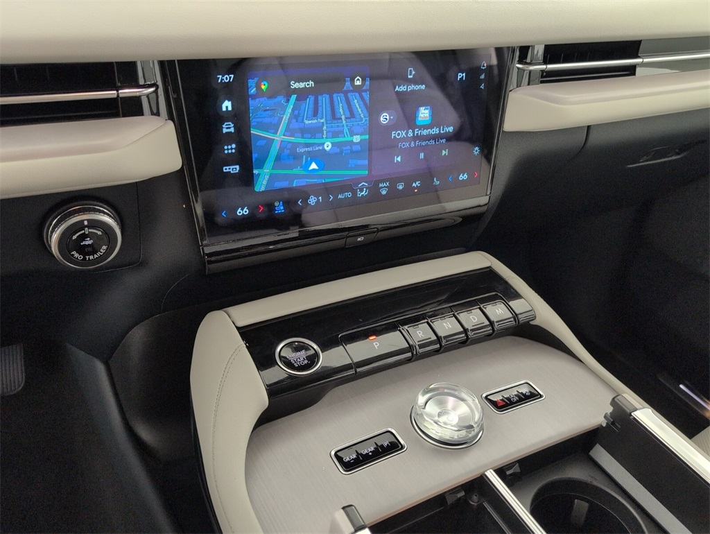 new 2025 Lincoln Navigator car