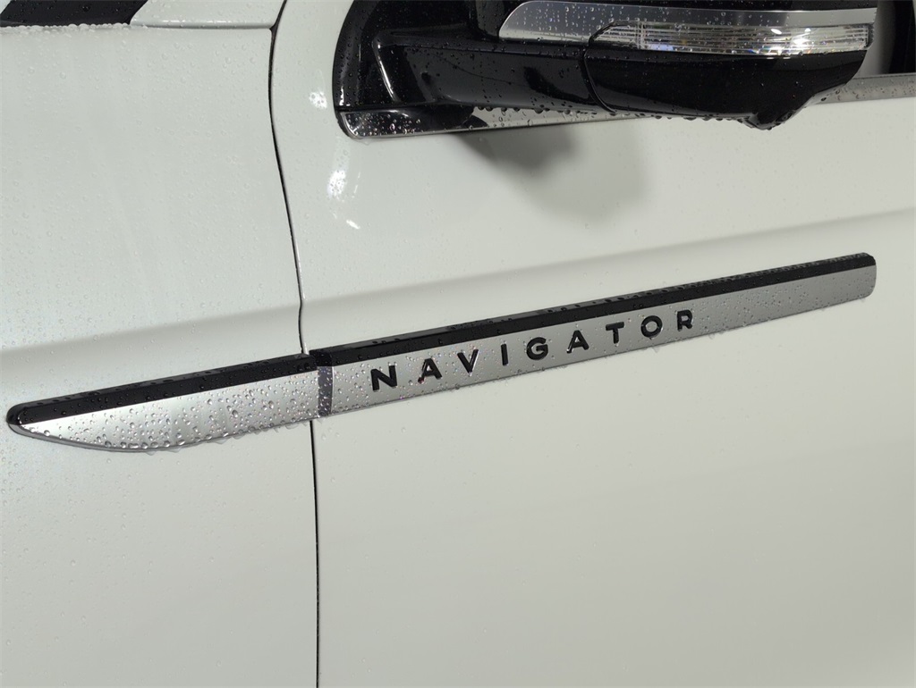 new 2025 Lincoln Navigator car