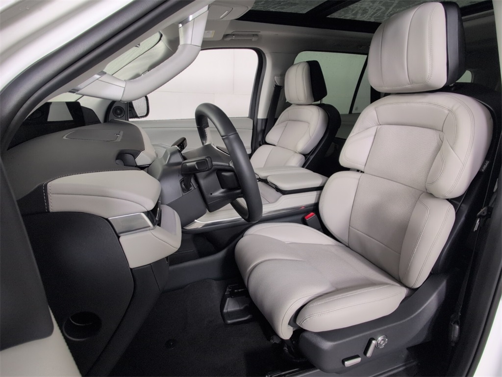 new 2025 Lincoln Navigator car