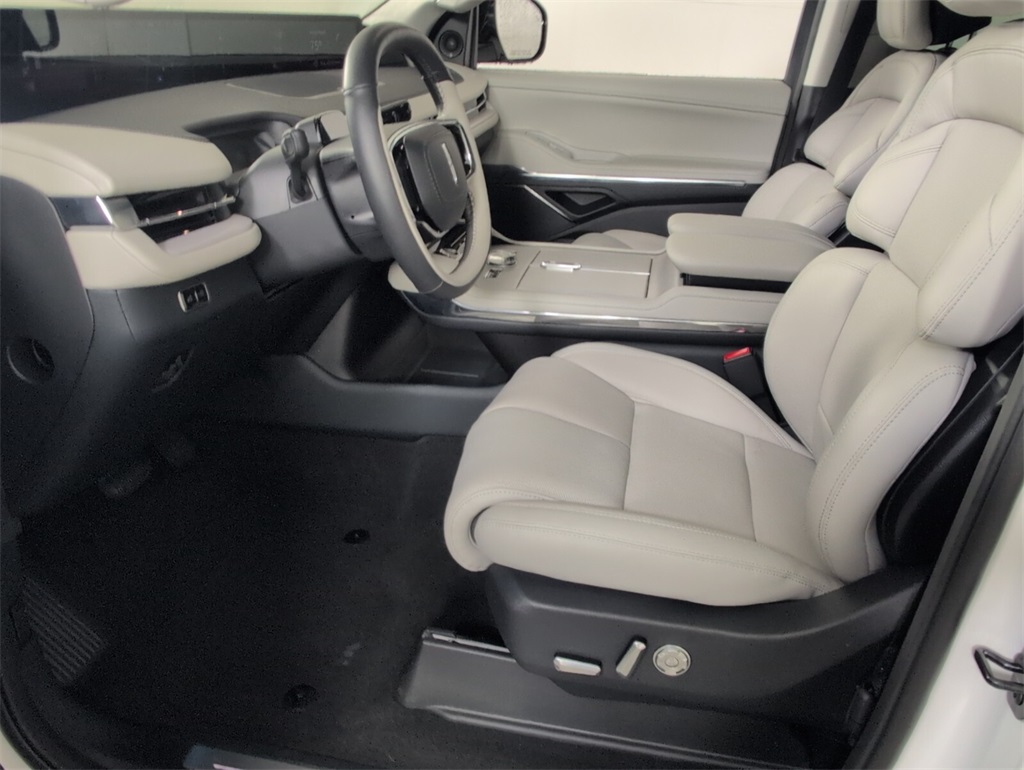 new 2025 Lincoln Navigator car