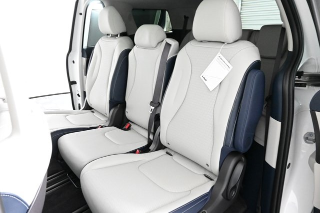 new 2026 Kia Carnival Hybrid car, priced at $56,020
